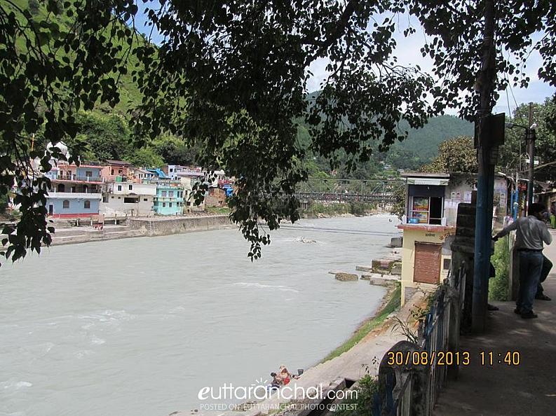 Along the Banks of the Saryu in Bageshwar